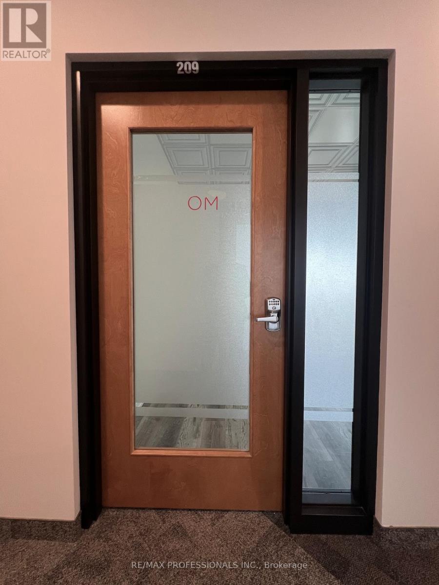 209 (Office Room 1) - 3495 Rebecca Street, Oakville, Ontario  L6L 0H5 - Photo 11 - W12420309