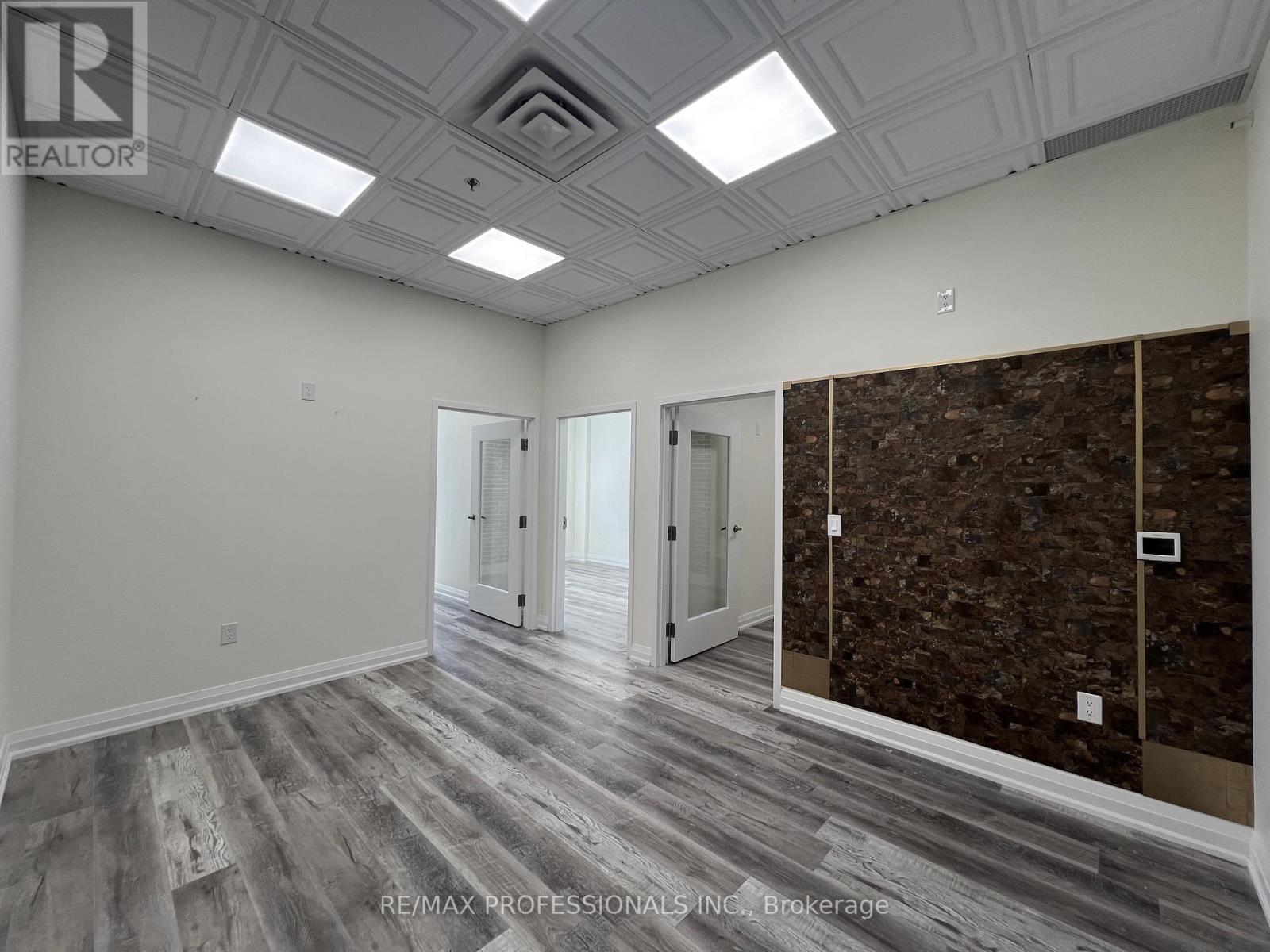209 (Office Room 1) - 3495 Rebecca Street, Oakville, Ontario  L6L 0H5 - Photo 14 - W12420309