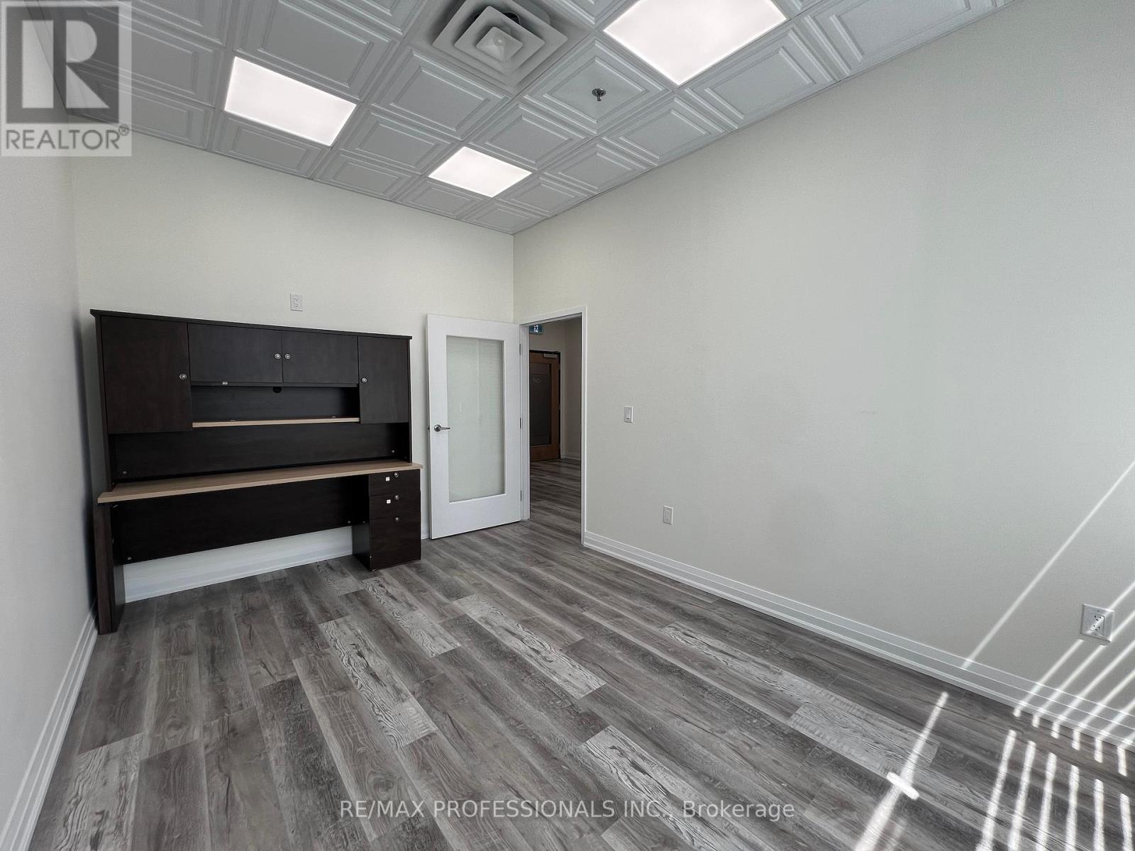 209 (Office Room 1) - 3495 Rebecca Street, Oakville, Ontario  L6L 0H5 - Photo 20 - W12420309