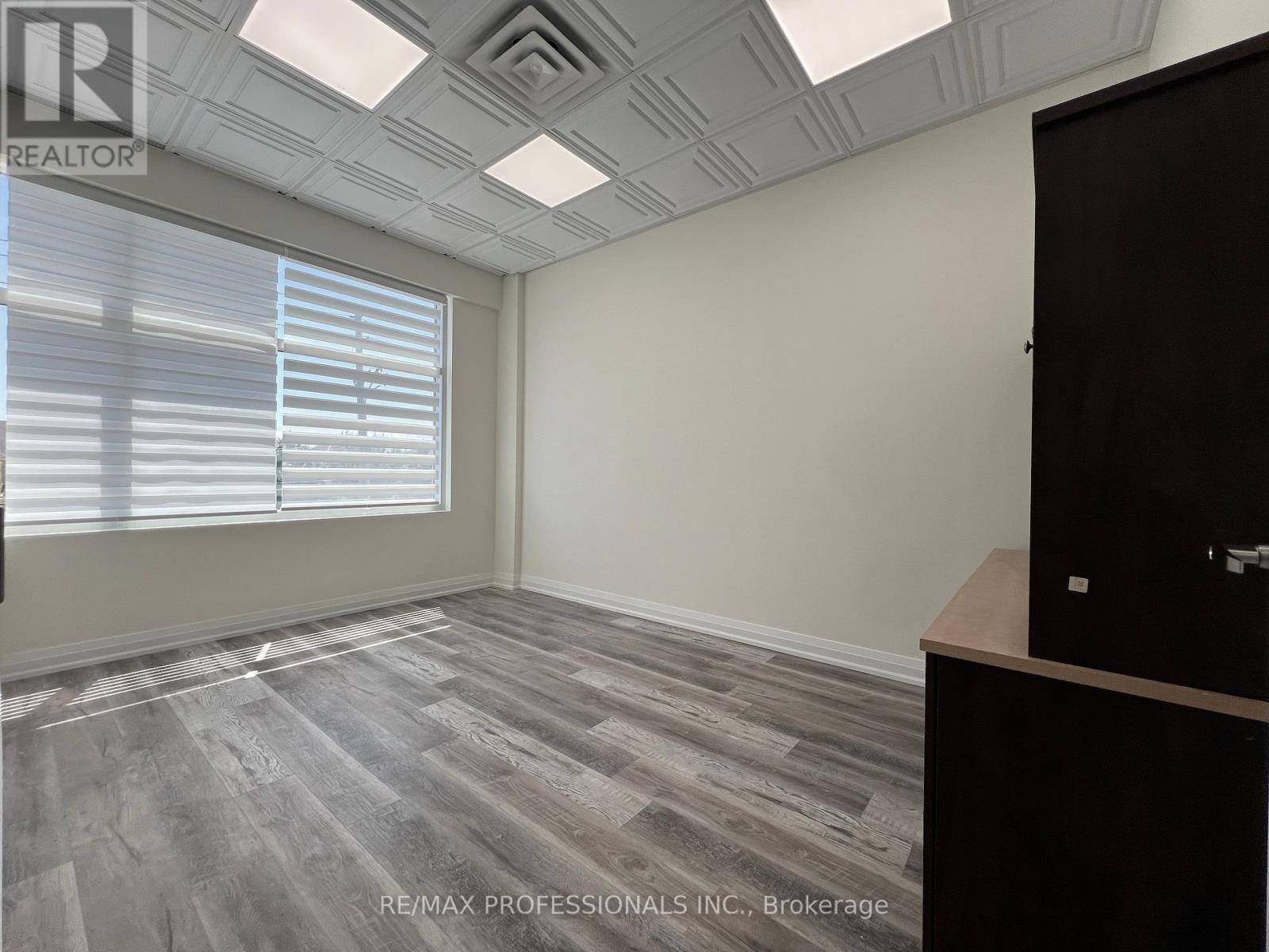 209 (Office Room 1) - 3495 Rebecca Street, Oakville, Ontario  L6L 0H5 - Photo 21 - W12420309
