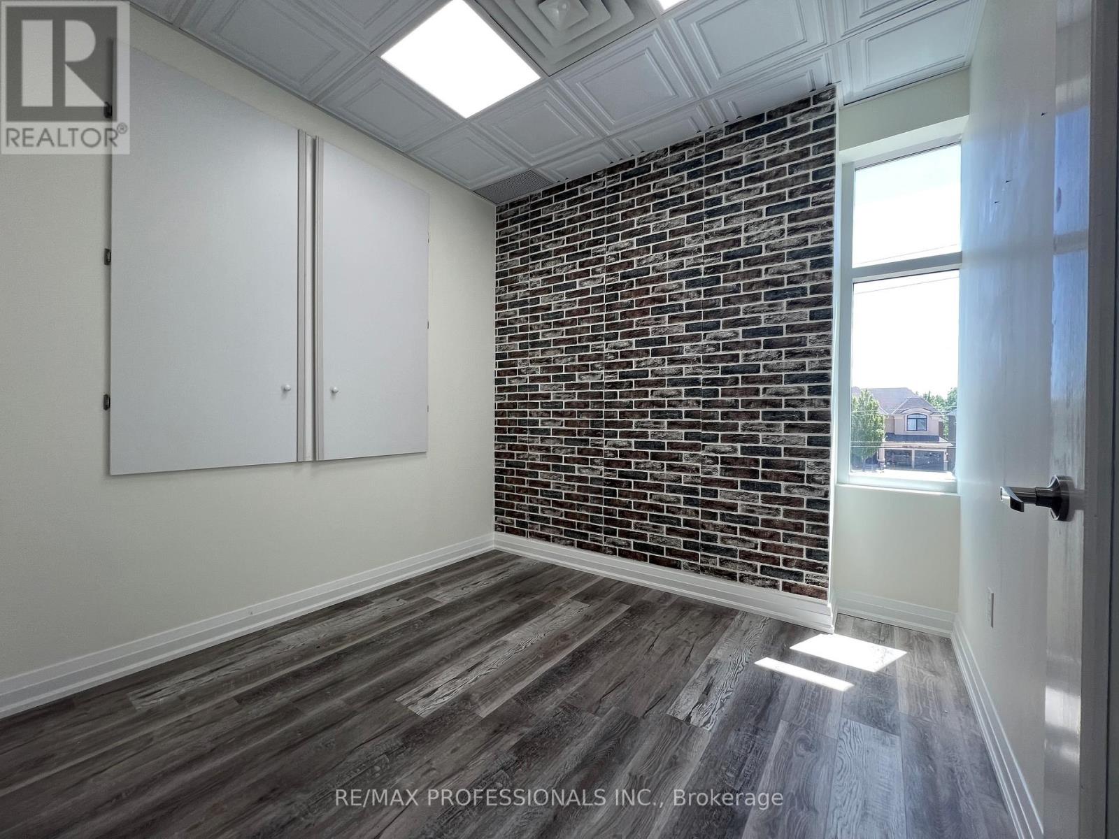 209 (Office Room 1) - 3495 Rebecca Street, Oakville, Ontario  L6L 0H5 - Photo 22 - W12420309