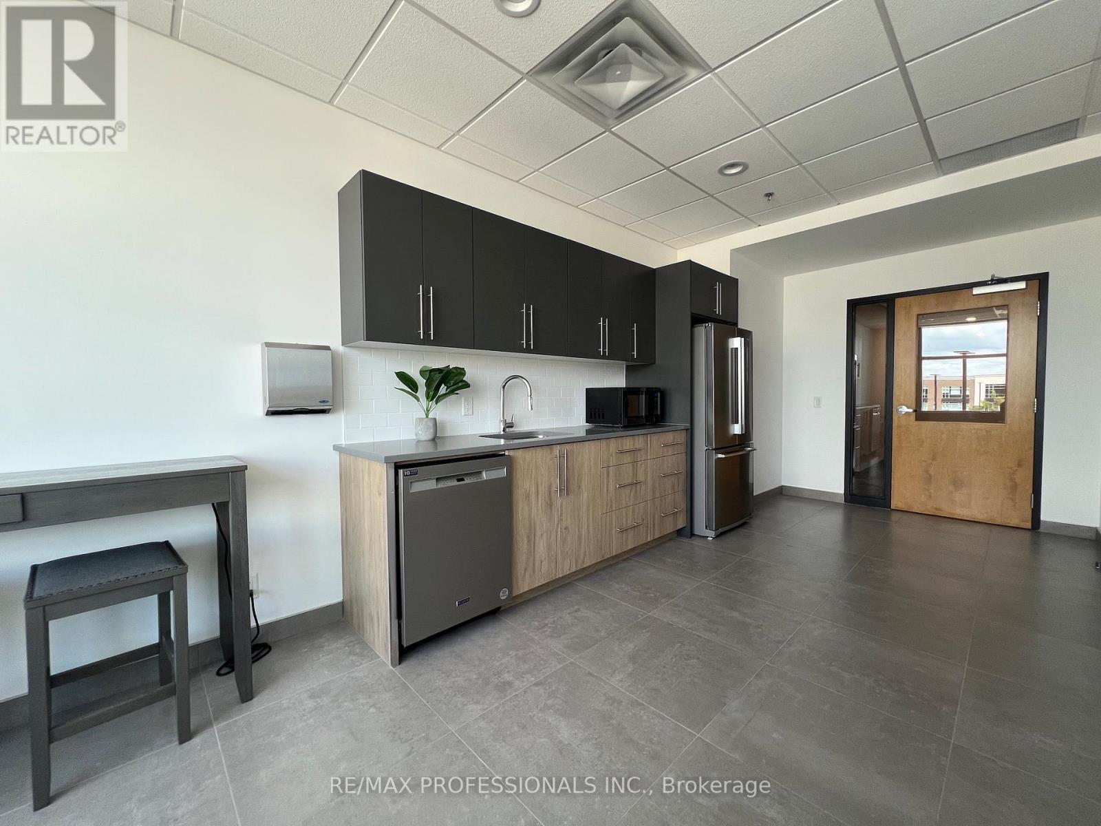 209 (Office Room 1) - 3495 Rebecca Street, Oakville, Ontario  L6L 0H5 - Photo 34 - W12420309