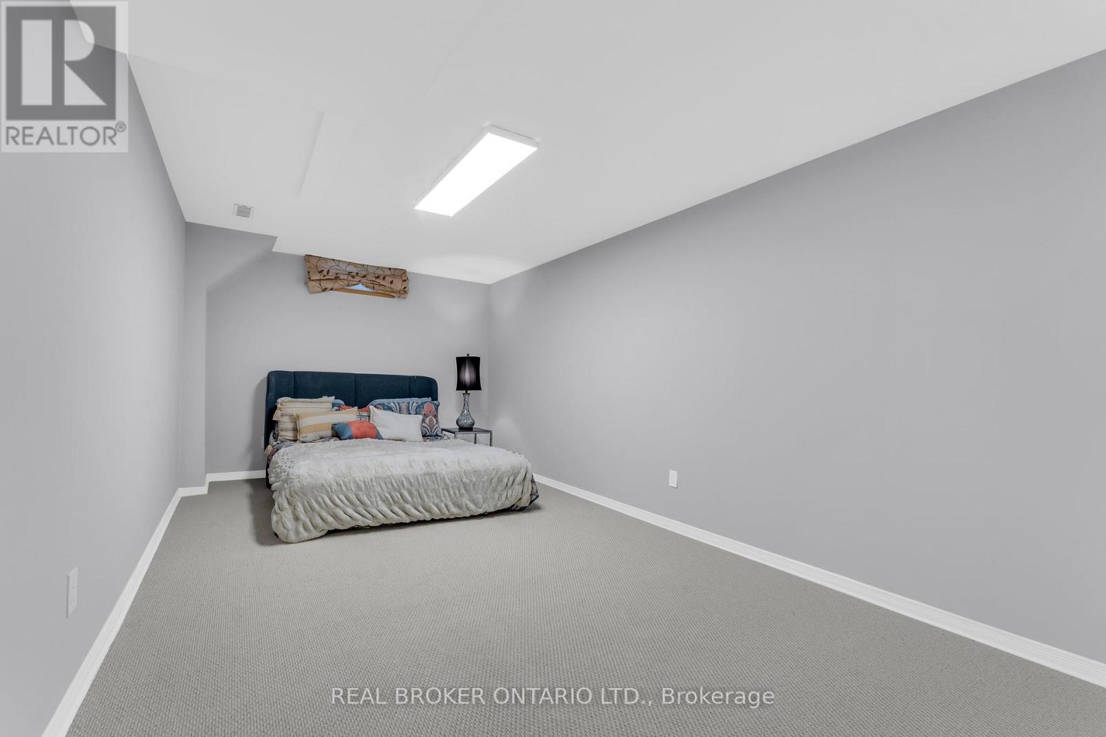 2293 Woodcrest Drive, Oakville, Ontario  L6M 4C5 - Photo 40 - W12420310