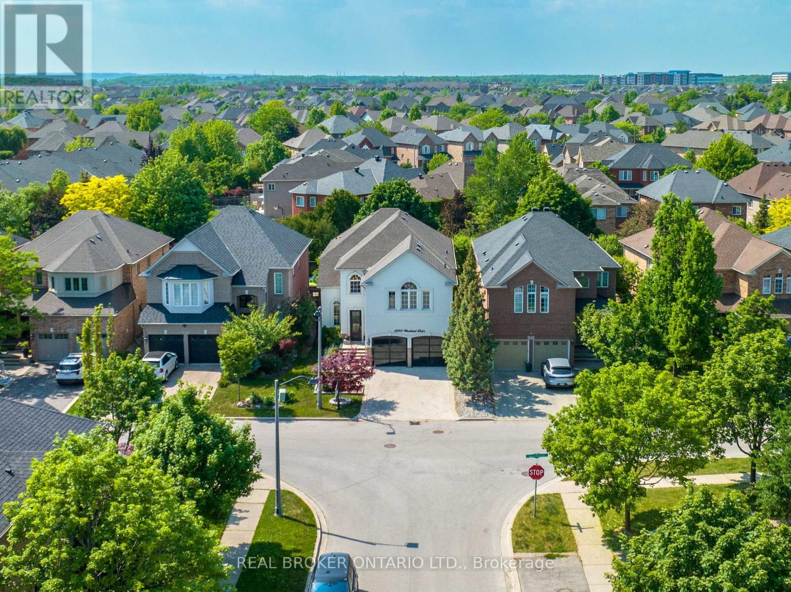 2293 Woodcrest Drive, Oakville, Ontario  L6M 4C5 - Photo 45 - W12420310