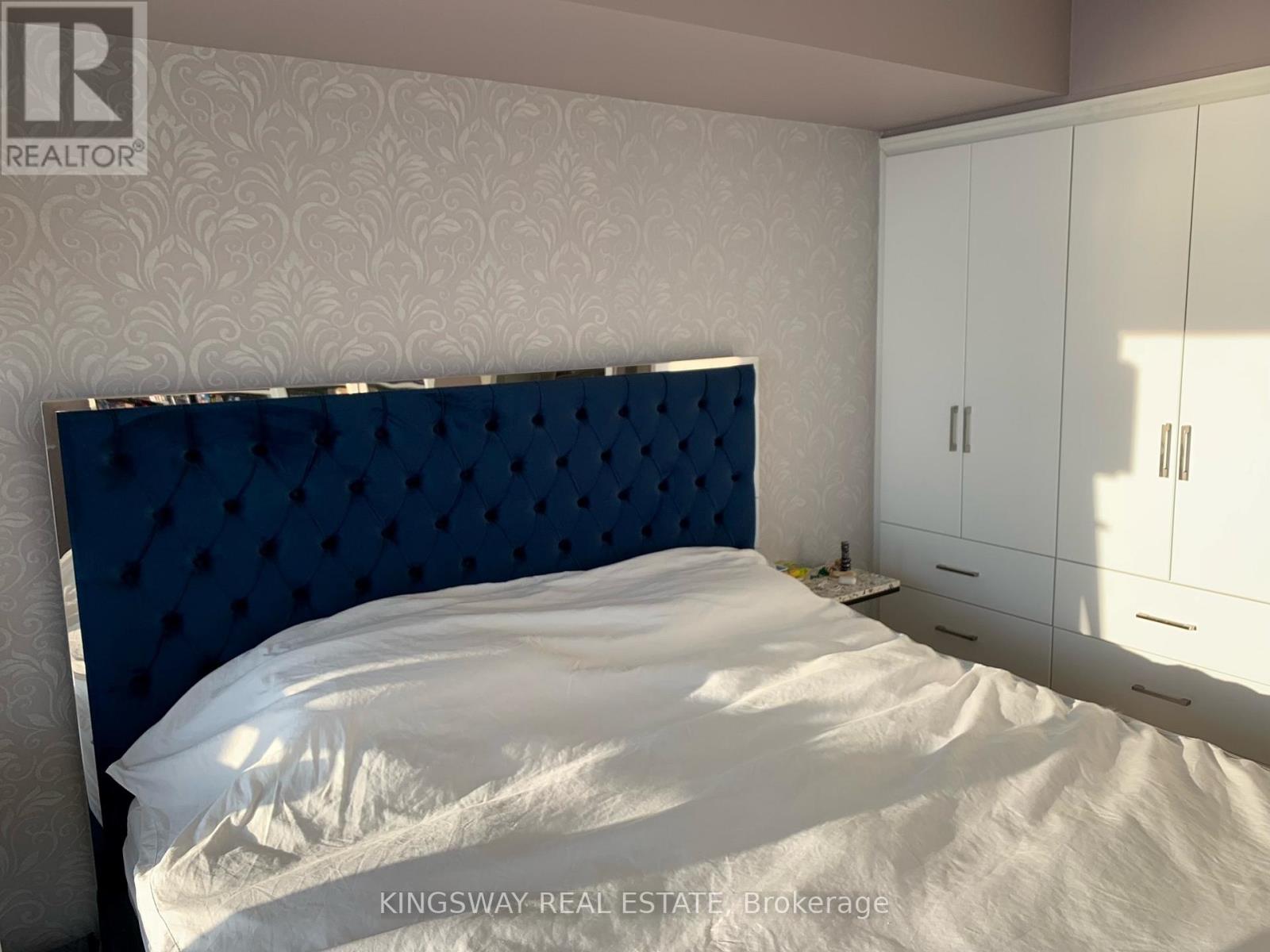 3707 - 2230 Lake Shore Boulevard W, Toronto, Ontario  M8V 0B2 - Photo 11 - W12420317