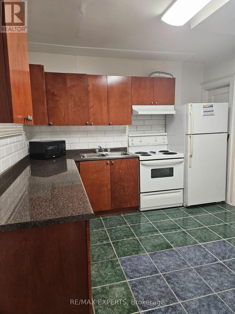 Main - 164 Prescott Avenue, Toronto, Ontario  M6N 3H1 - Photo 10 - W12420318