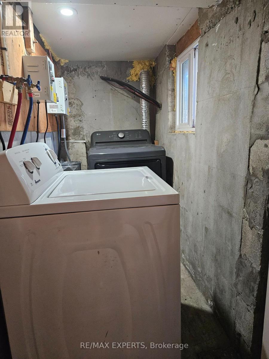 Main - 164 Prescott Avenue, Toronto, Ontario  M6N 3H1 - Photo 16 - W12420318