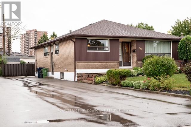 99 SILVERSTONE DRIVE, Toronto, Ontario