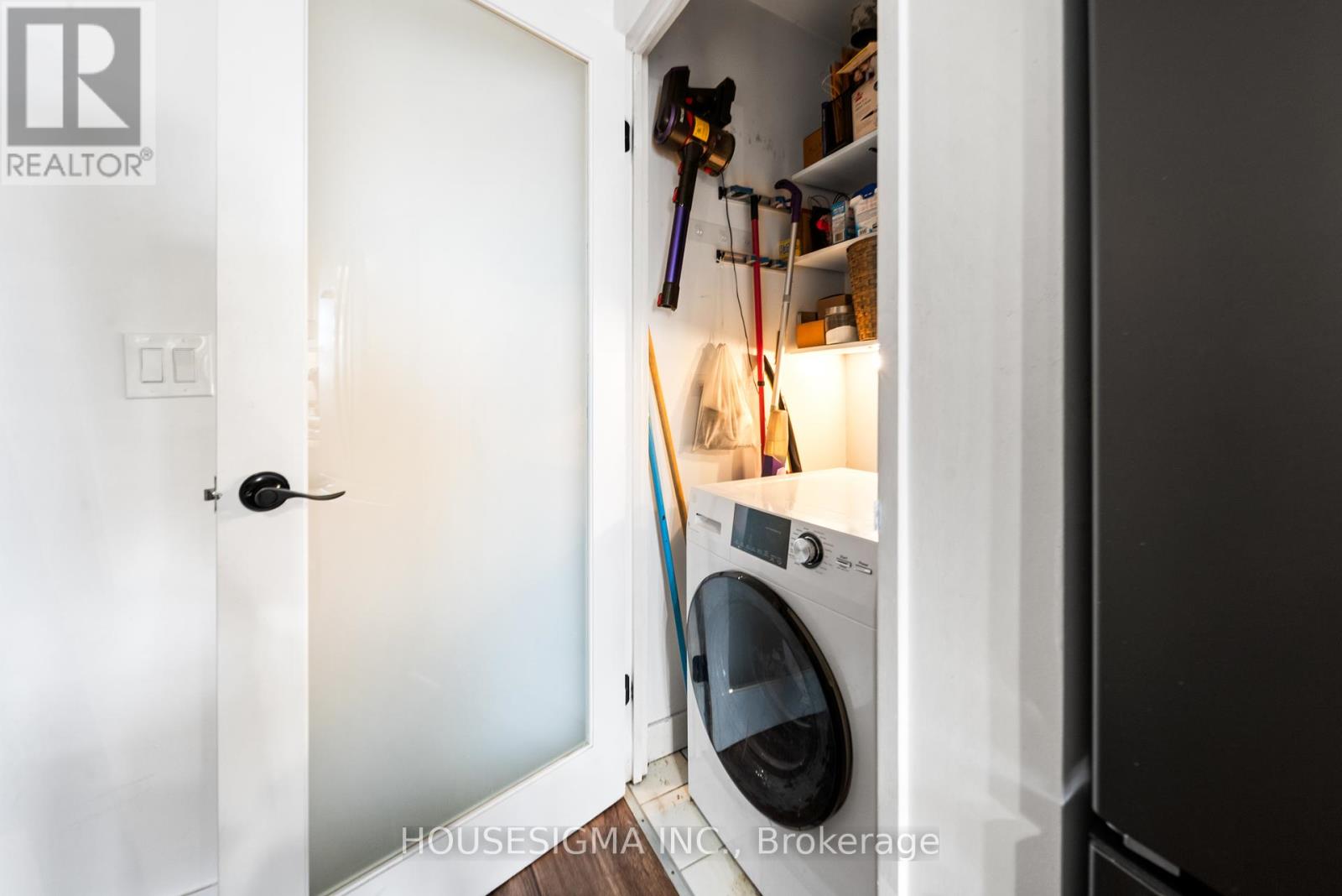 210 - 1375 Dupont Street, Toronto, Ontario  M6H 4J8 - Photo 11 - W12420331