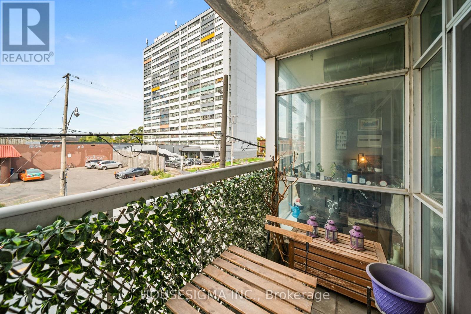 210 - 1375 Dupont Street, Toronto, Ontario  M6H 4J8 - Photo 12 - W12420331