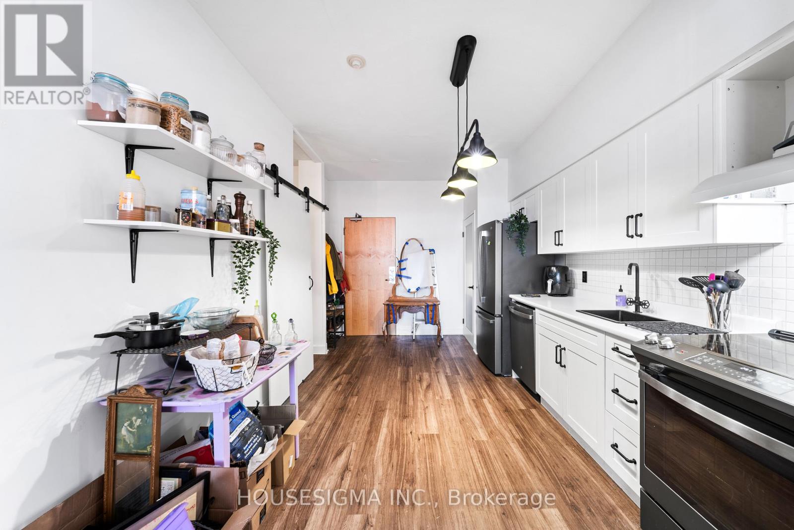 210 - 1375 Dupont Street, Toronto, Ontario  M6H 4J8 - Photo 2 - W12420331