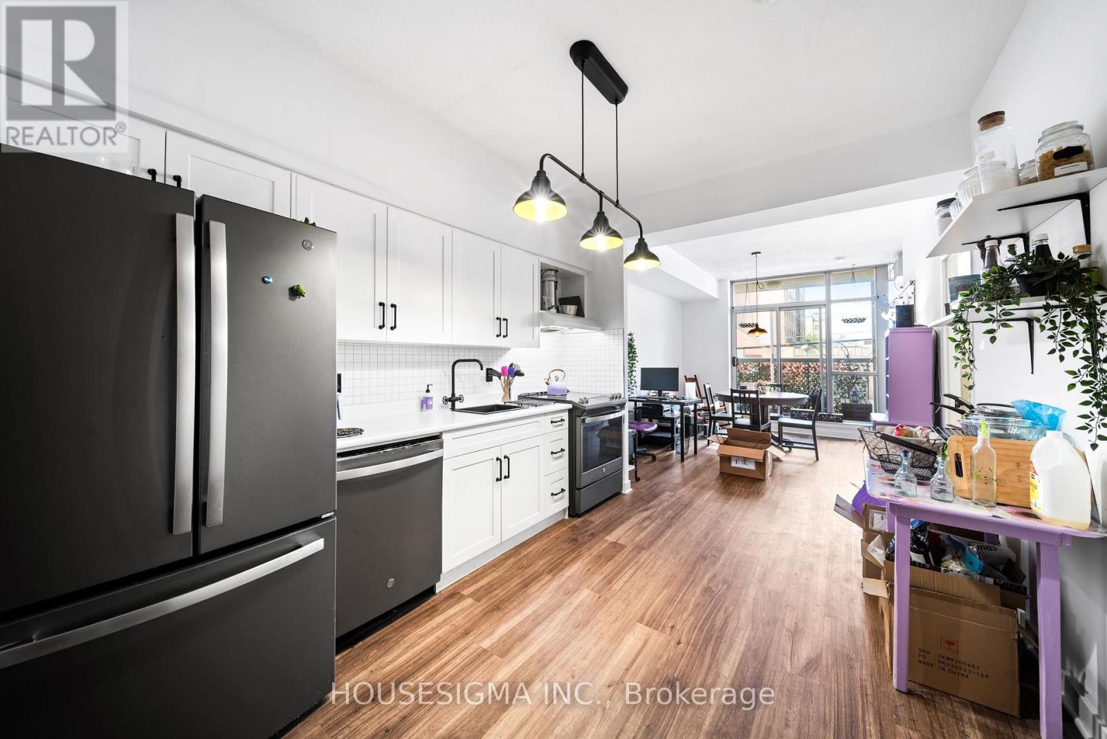 210 - 1375 Dupont Street, Toronto, Ontario  M6H 4J8 - Photo 3 - W12420331