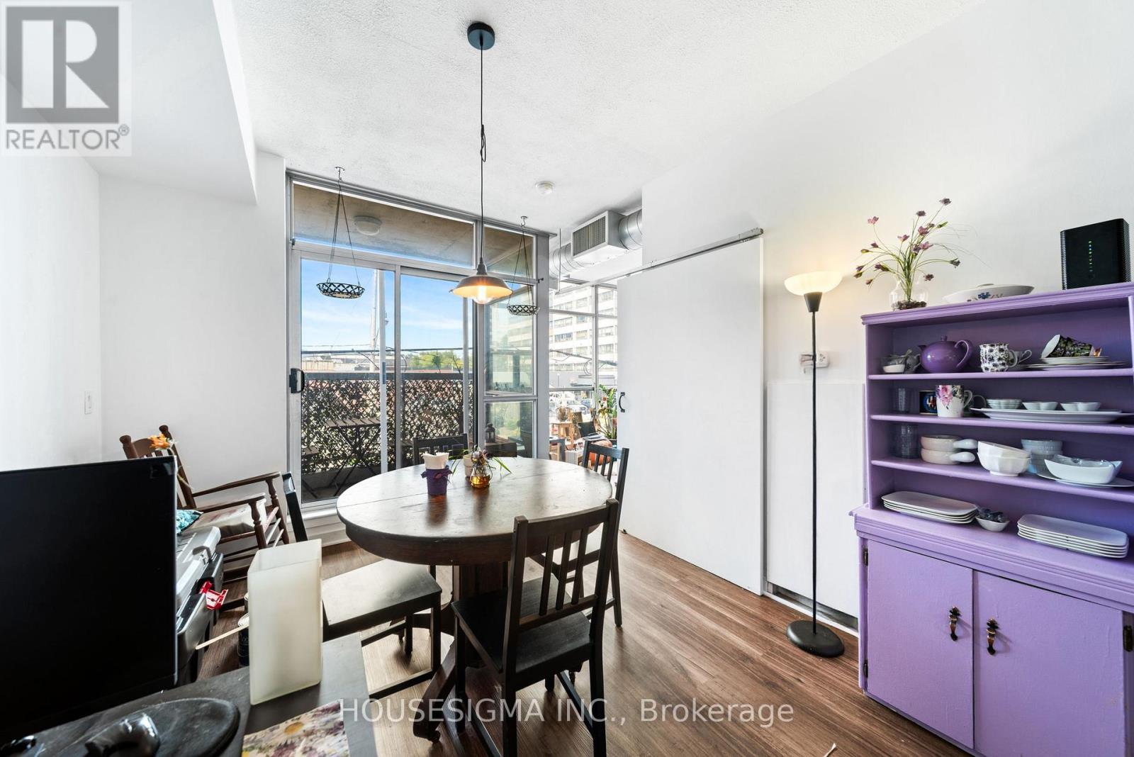 210 - 1375 Dupont Street, Toronto, Ontario  M6H 4J8 - Photo 5 - W12420331