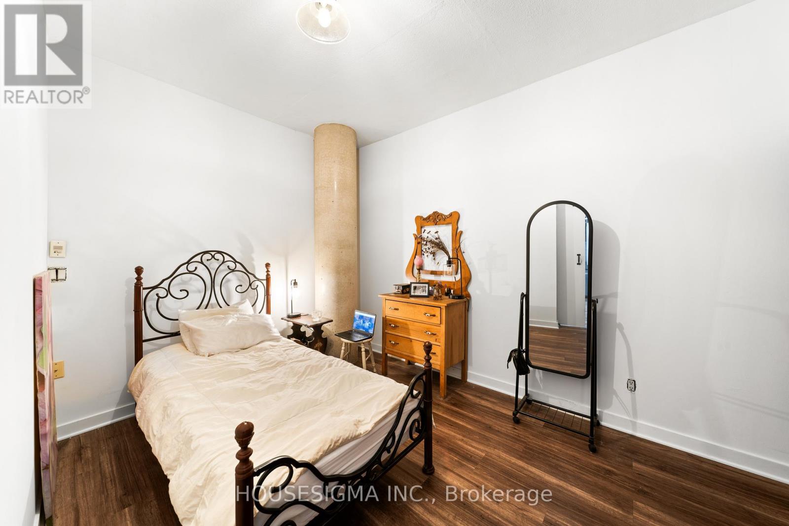 210 - 1375 Dupont Street, Toronto, Ontario  M6H 4J8 - Photo 7 - W12420331