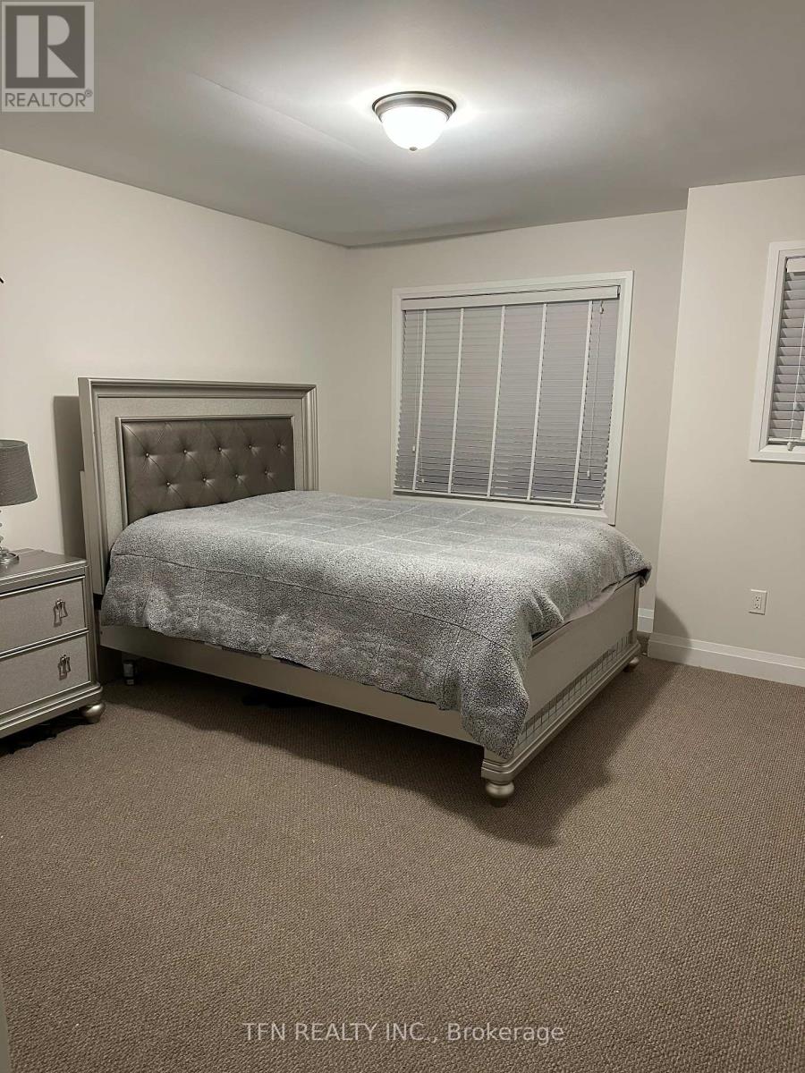 39 Oliana Way, Brampton, Ontario  L6Y 6G8 - Photo 6 - W12420335