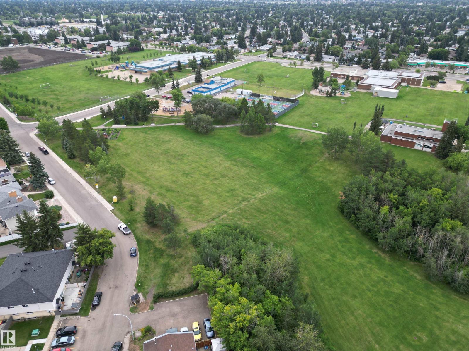 49 Royal Rd Nw, Edmonton, Alberta  T6J 2E7 - Photo 19 - E4458999