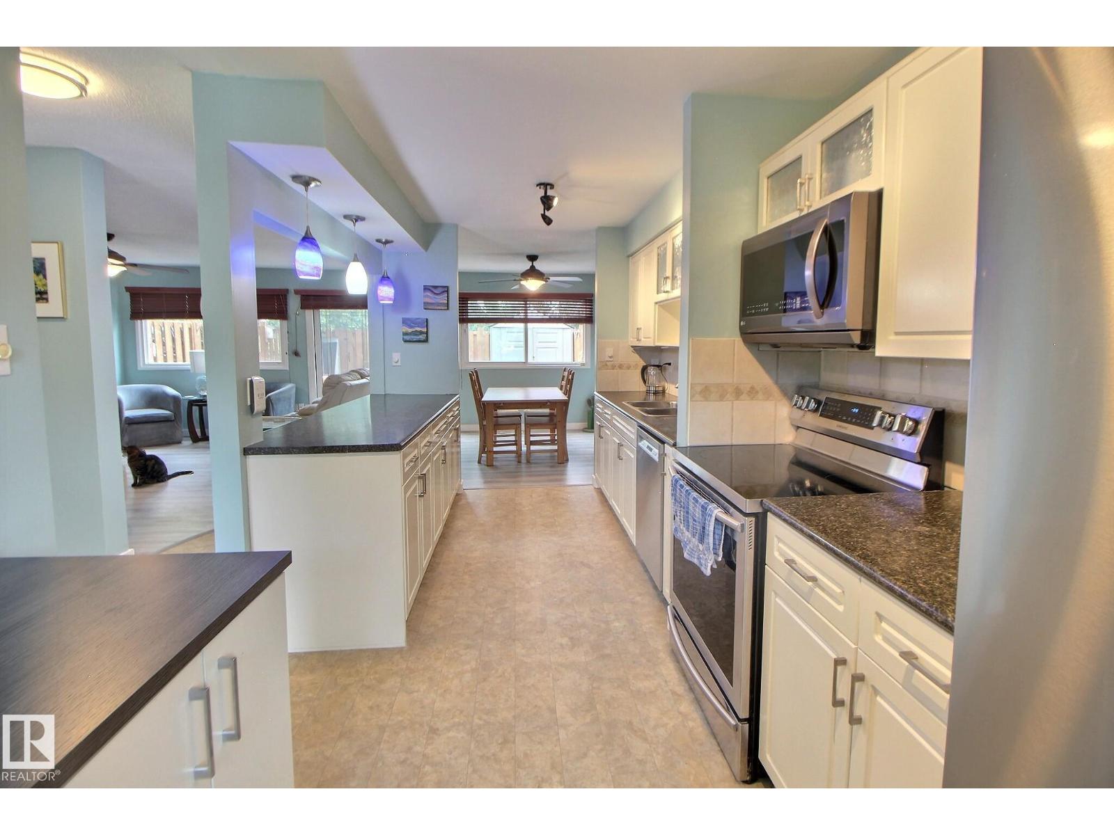 49 Royal Rd Nw, Edmonton, Alberta  T6J 2E7 - Photo 4 - E4458999