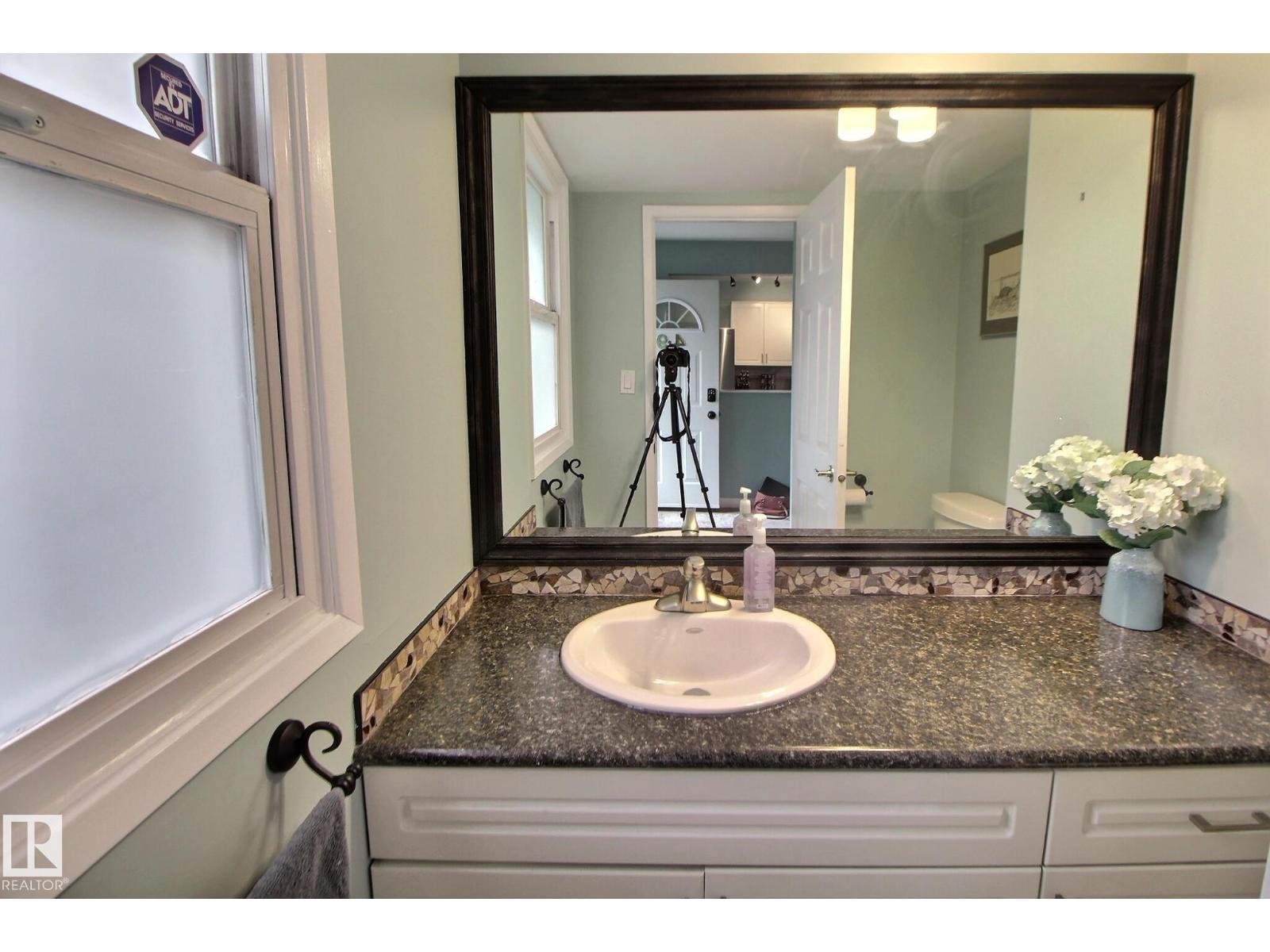 49 Royal Rd Nw, Edmonton, Alberta  T6J 2E7 - Photo 7 - E4458999