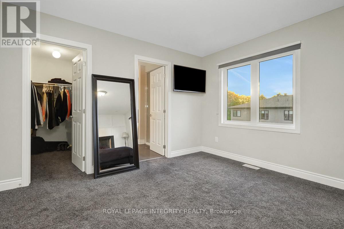 547 Parade Drive, Ottawa, Ontario  K2S 0X8 - Photo 23 - X12420354