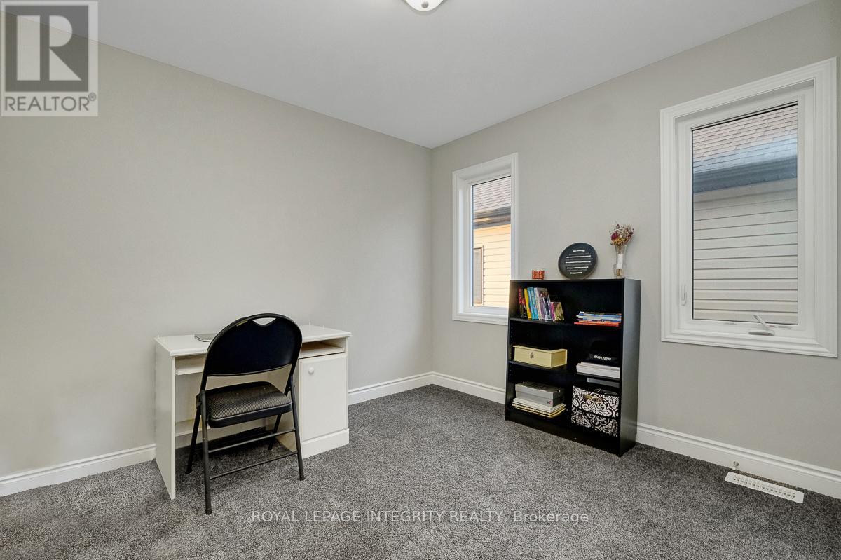 547 Parade Drive, Ottawa, Ontario  K2S 0X8 - Photo 33 - X12420354