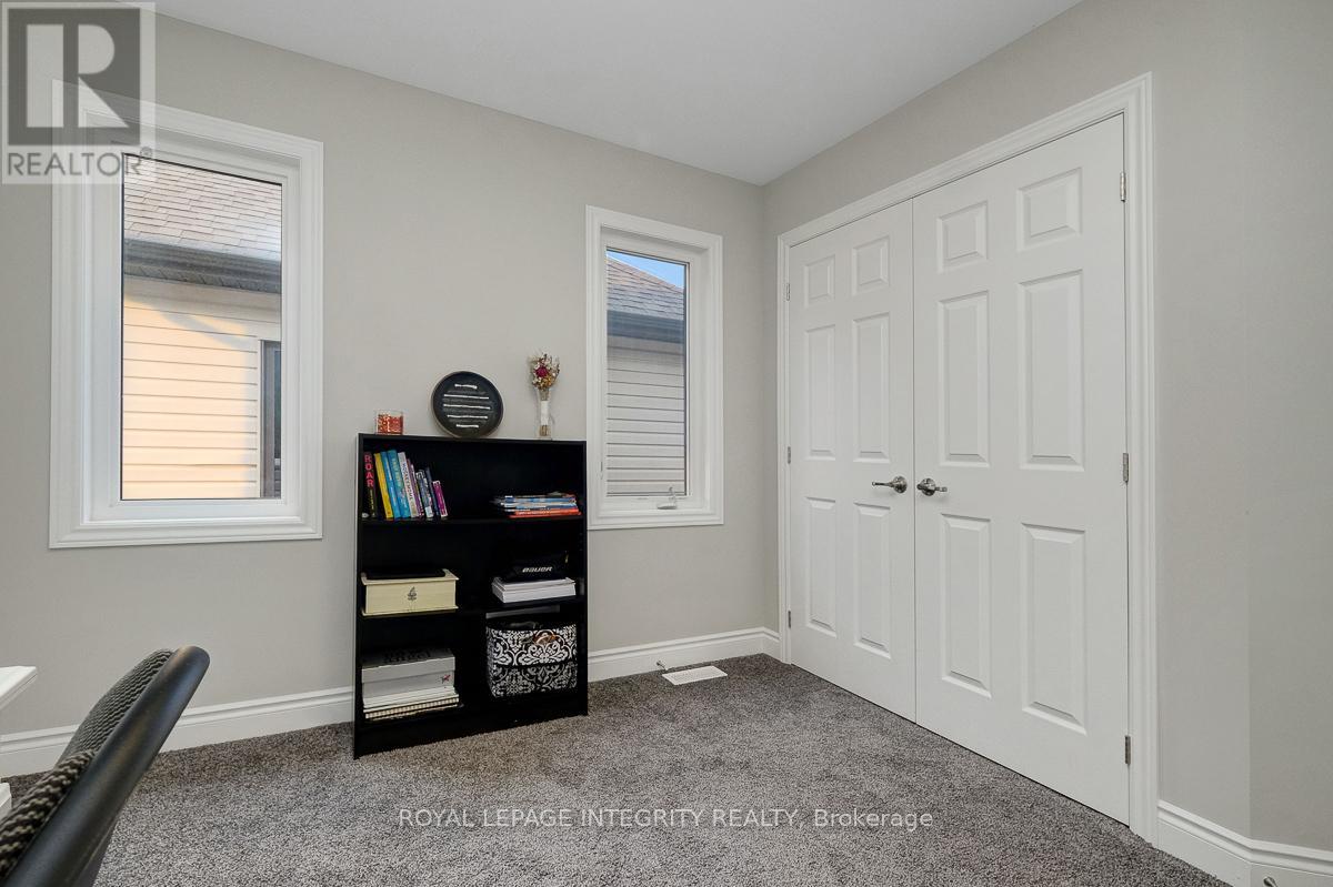 547 Parade Drive, Ottawa, Ontario  K2S 0X8 - Photo 34 - X12420354