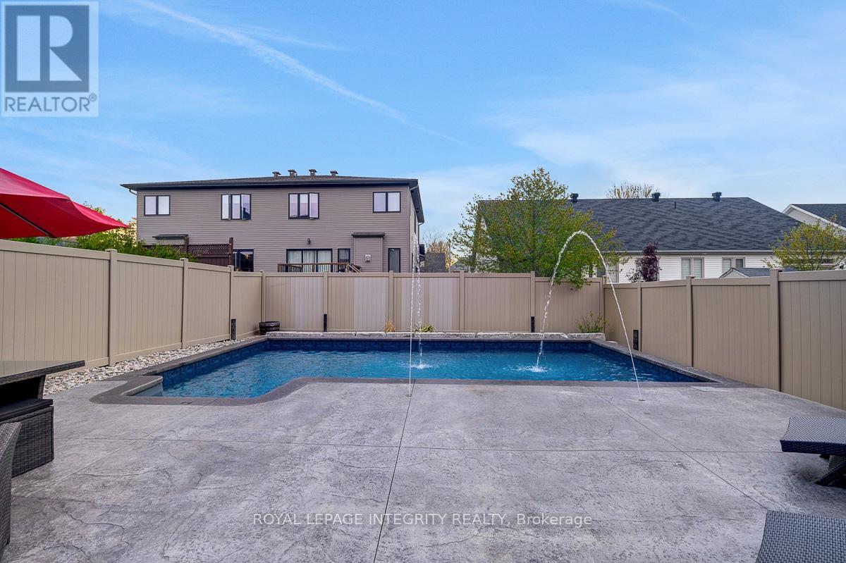 547 Parade Drive, Ottawa, Ontario  K2S 0X8 - Photo 36 - X12420354