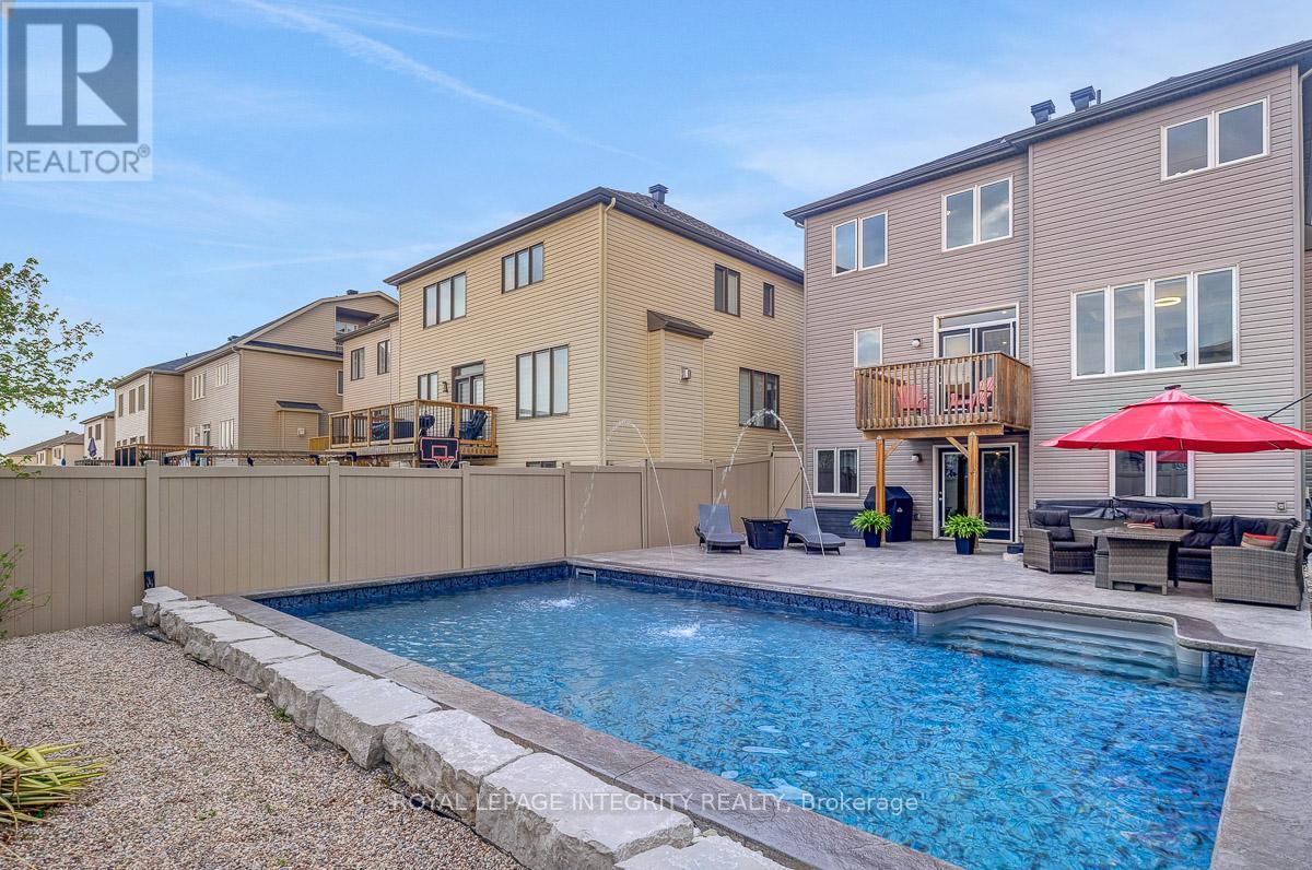 547 Parade Drive, Ottawa, Ontario  K2S 0X8 - Photo 38 - X12420354