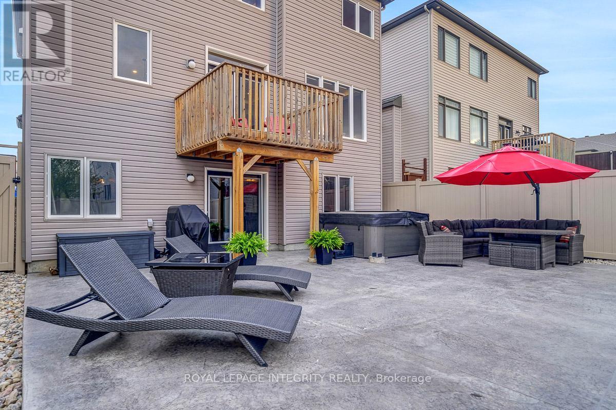 547 Parade Drive, Ottawa, Ontario  K2S 0X8 - Photo 40 - X12420354