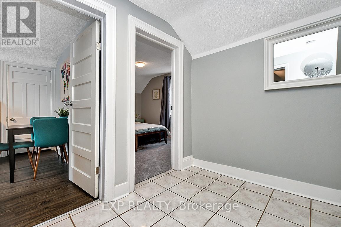566 Kirkwood Avenue, Ottawa, Ontario  K1Z 5X4 - Photo 14 - X12420375