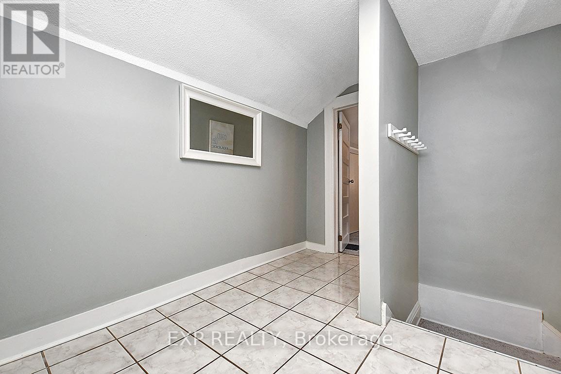 566 Kirkwood Avenue, Ottawa, Ontario  K1Z 5X4 - Photo 15 - X12420375