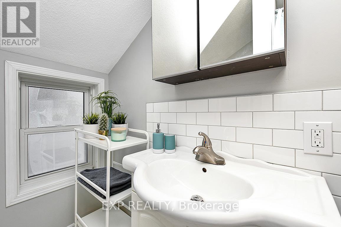 566 Kirkwood Avenue, Ottawa, Ontario  K1Z 5X4 - Photo 29 - X12420375