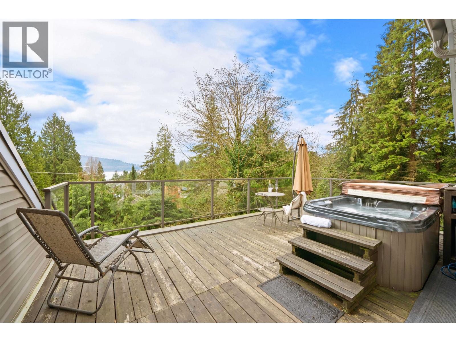 4622 COVE CLIFF ROAD, North Vancouver, British Columbia