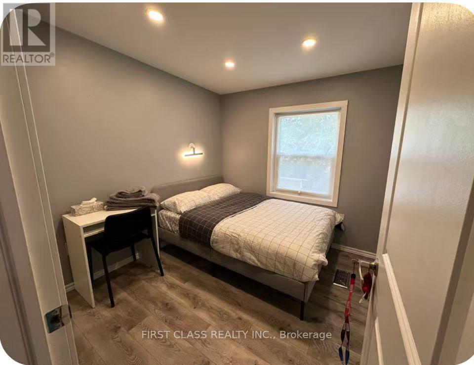 ROOM ON 2ND FLR - 76 MACDONALD STREET, Toronto, Ontario