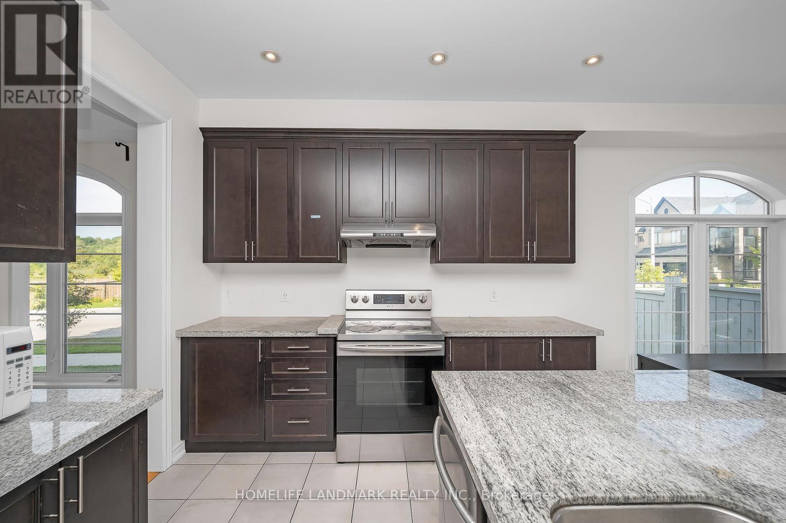 8 Dougherty Court, Hamilton, Ontario  L9K 0H7 - Photo 17 - X12420381