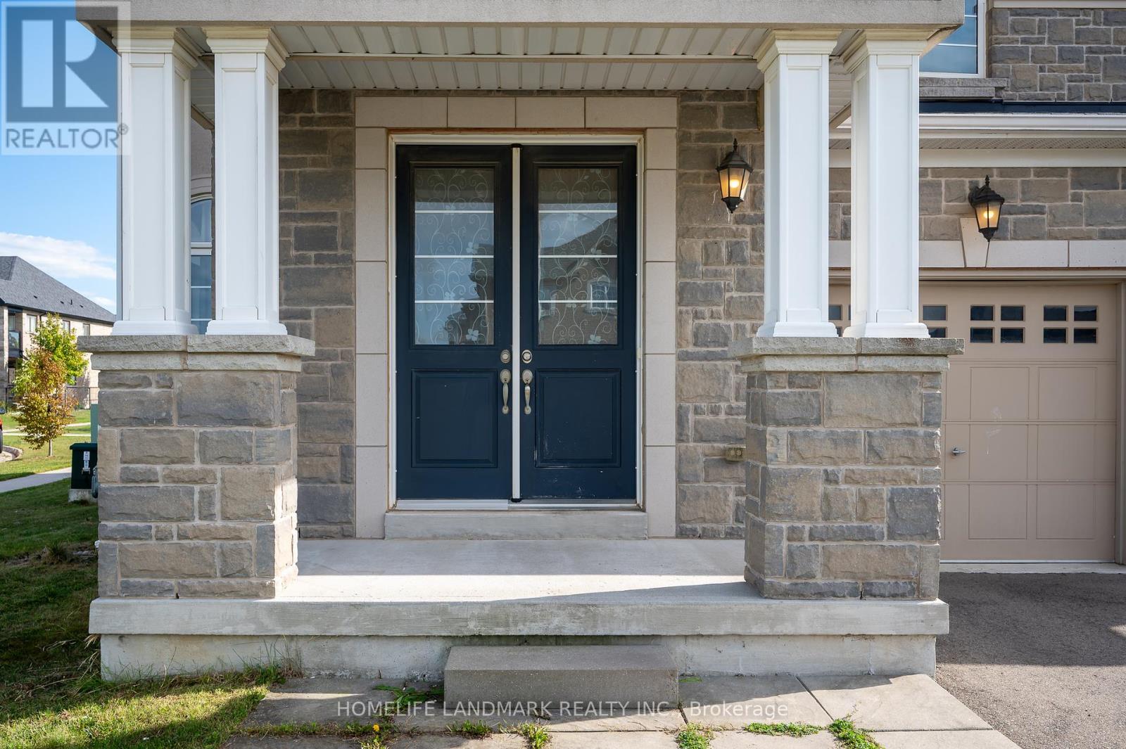 8 Dougherty Court, Hamilton, Ontario  L9K 0H7 - Photo 4 - X12420381