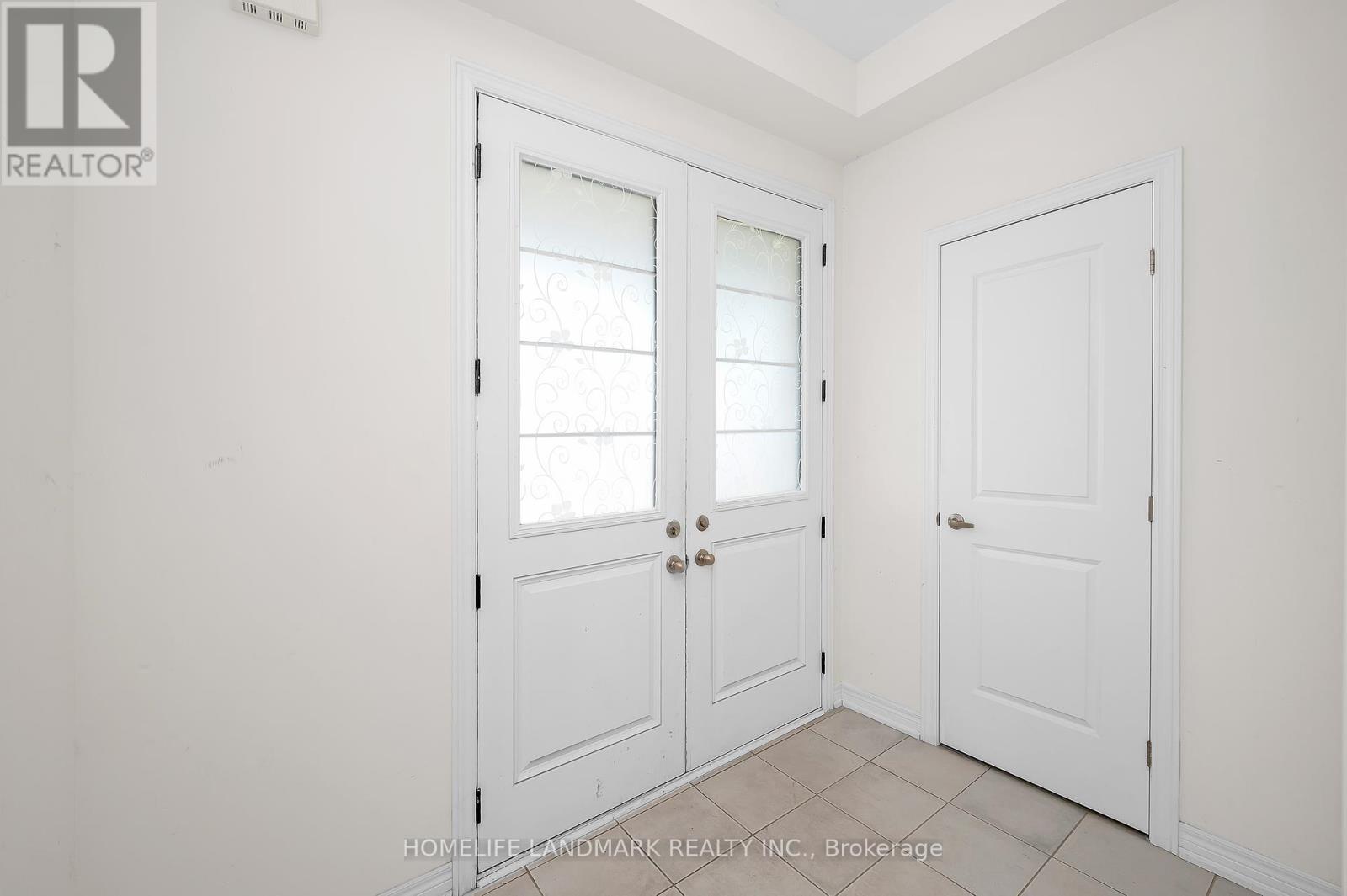 8 Dougherty Court, Hamilton, Ontario  L9K 0H7 - Photo 6 - X12420381