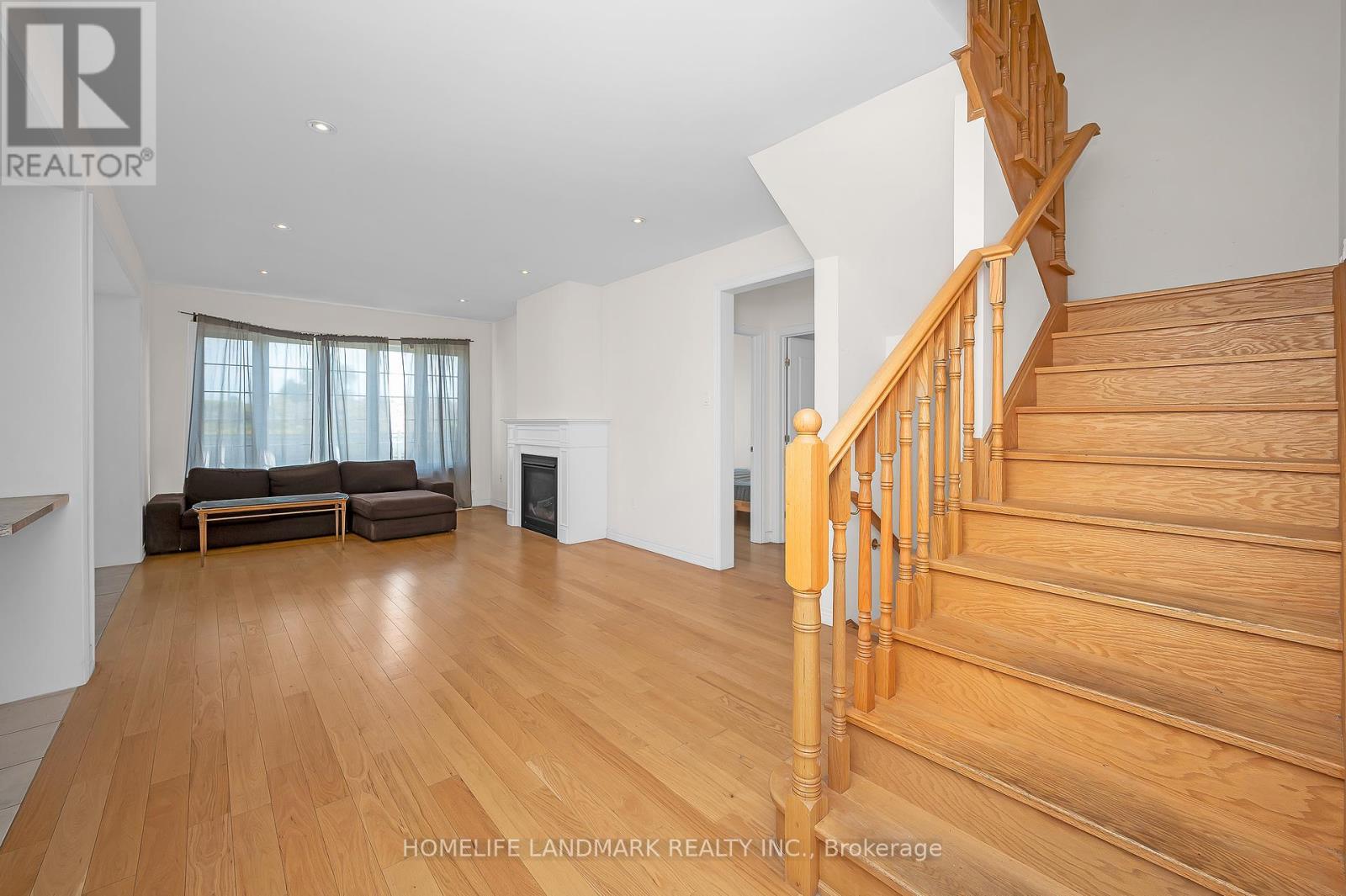 8 Dougherty Court, Hamilton, Ontario  L9K 0H7 - Photo 9 - X12420381