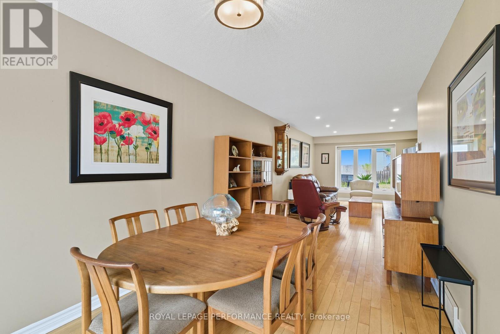 2463 Orient Park Drive, Ottawa, Ontario  K1B 4N2 - Photo 12 - X12418941