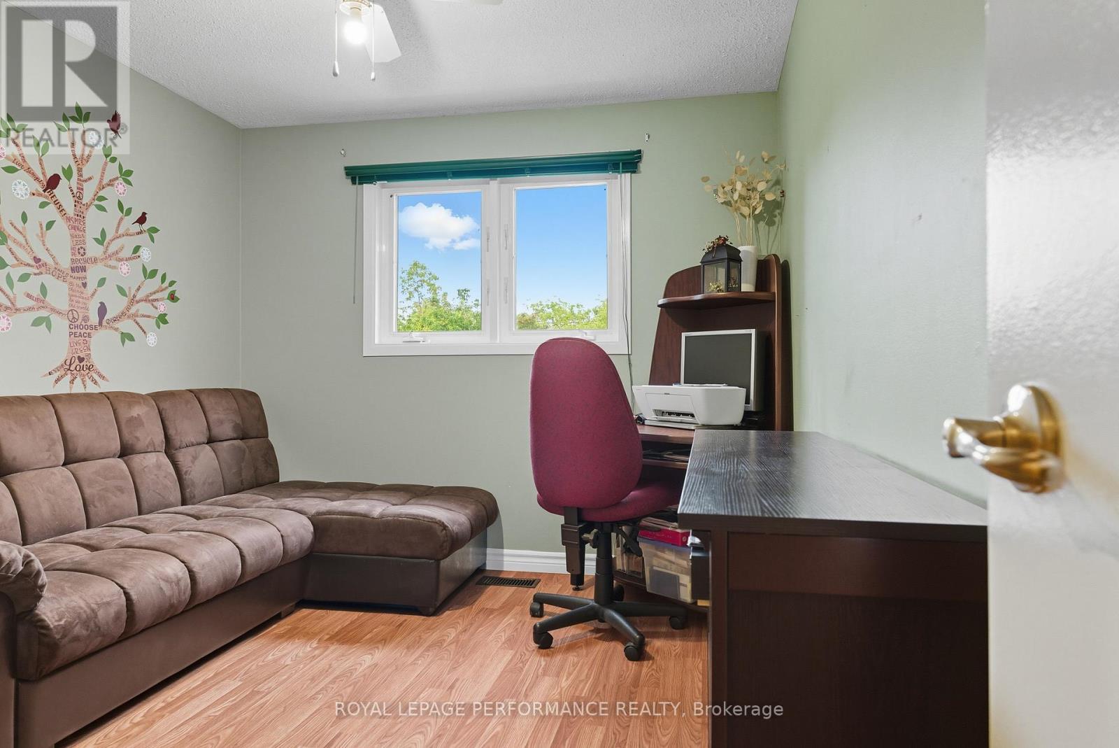 2463 Orient Park Drive, Ottawa, Ontario  K1B 4N2 - Photo 23 - X12418941