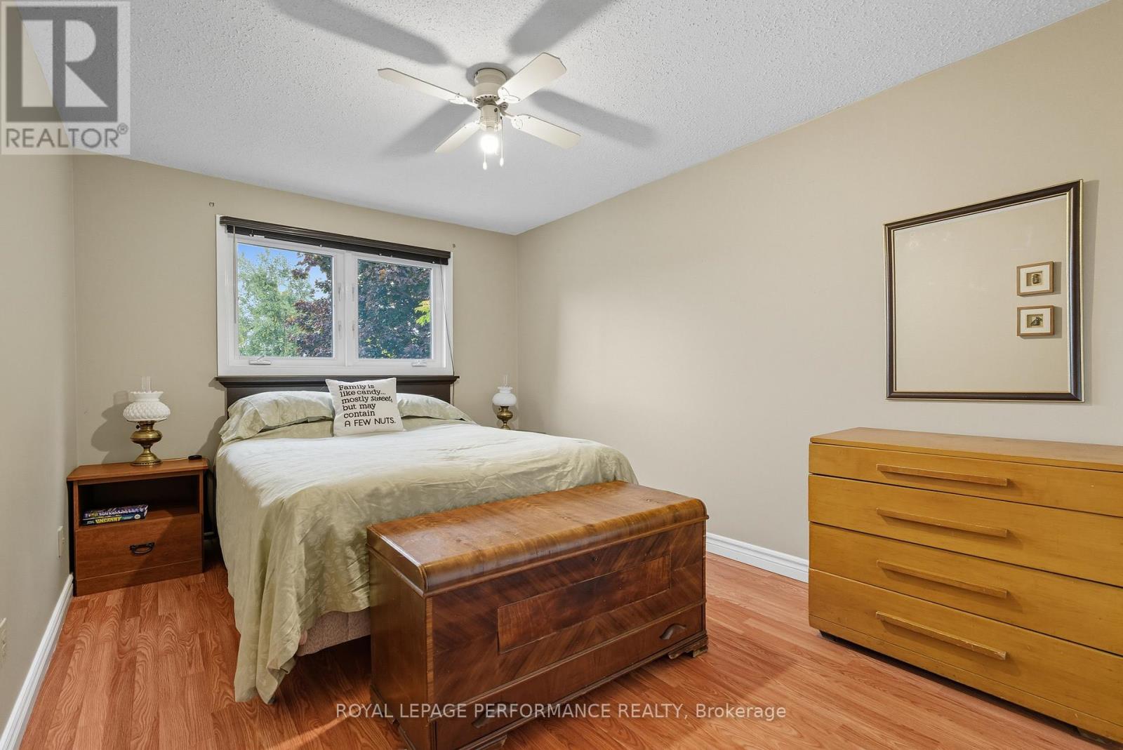2463 Orient Park Drive, Ottawa, Ontario  K1B 4N2 - Photo 25 - X12418941