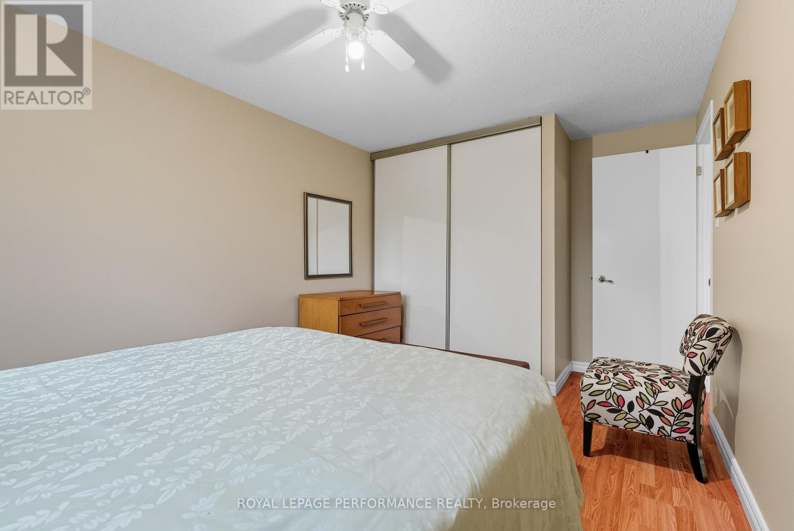 2463 Orient Park Drive, Ottawa, Ontario  K1B 4N2 - Photo 26 - X12418941