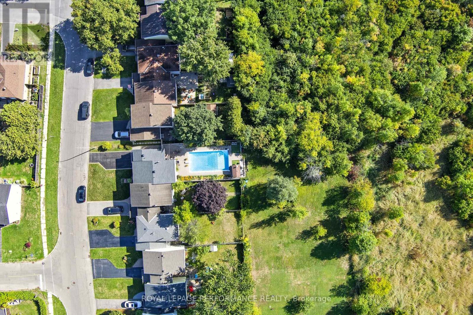 2463 Orient Park Drive, Ottawa, Ontario  K1B 4N2 - Photo 39 - X12418941