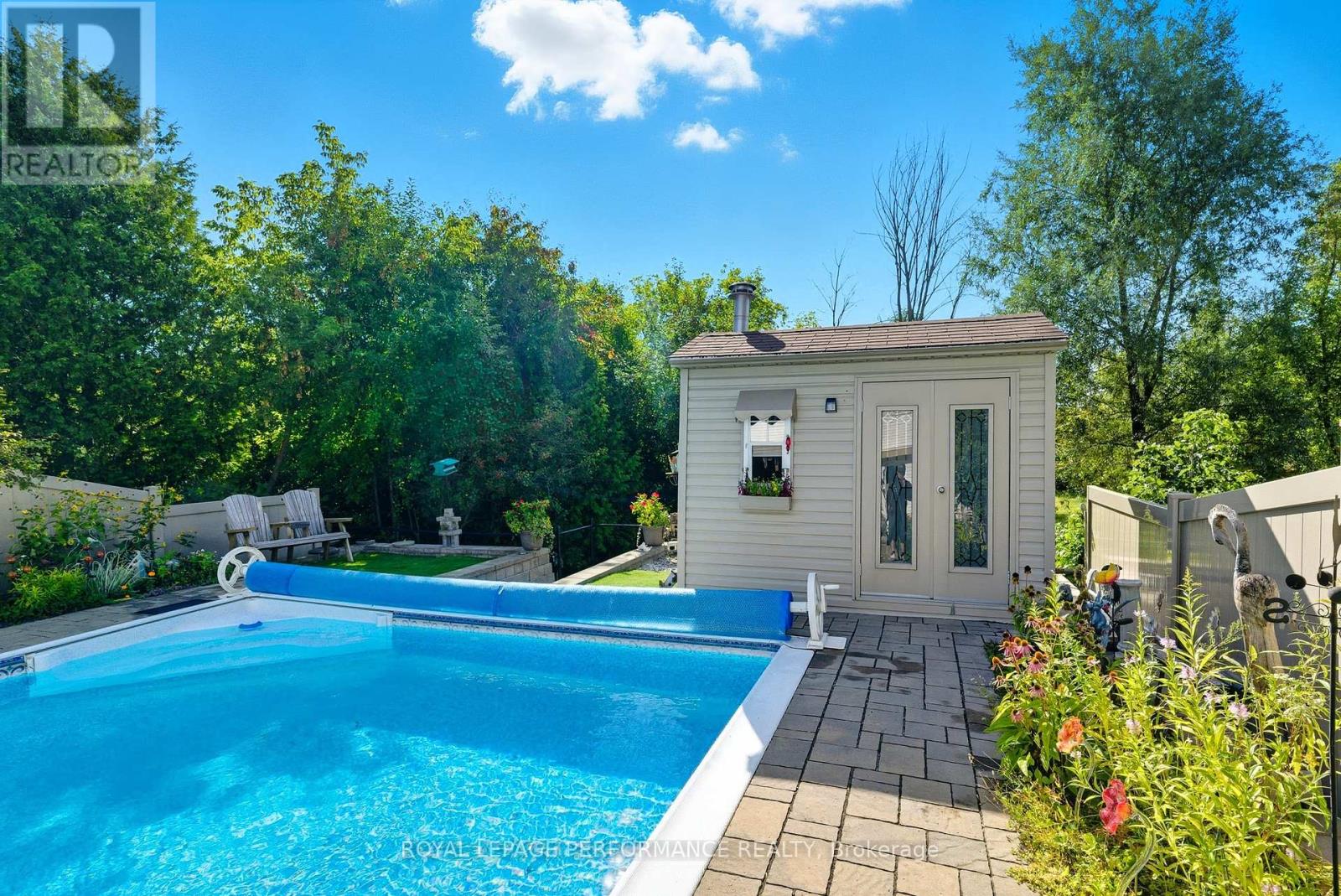 2463 Orient Park Drive, Ottawa, Ontario  K1B 4N2 - Photo 37 - X12418941