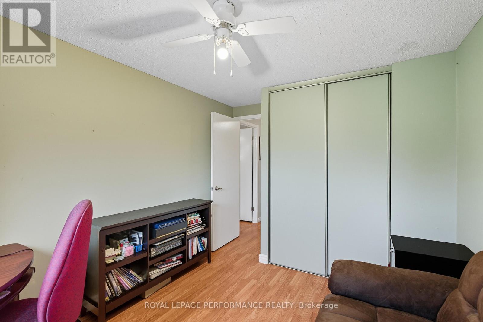 2463 Orient Park Drive, Ottawa, Ontario  K1B 4N2 - Photo 24 - X12418941