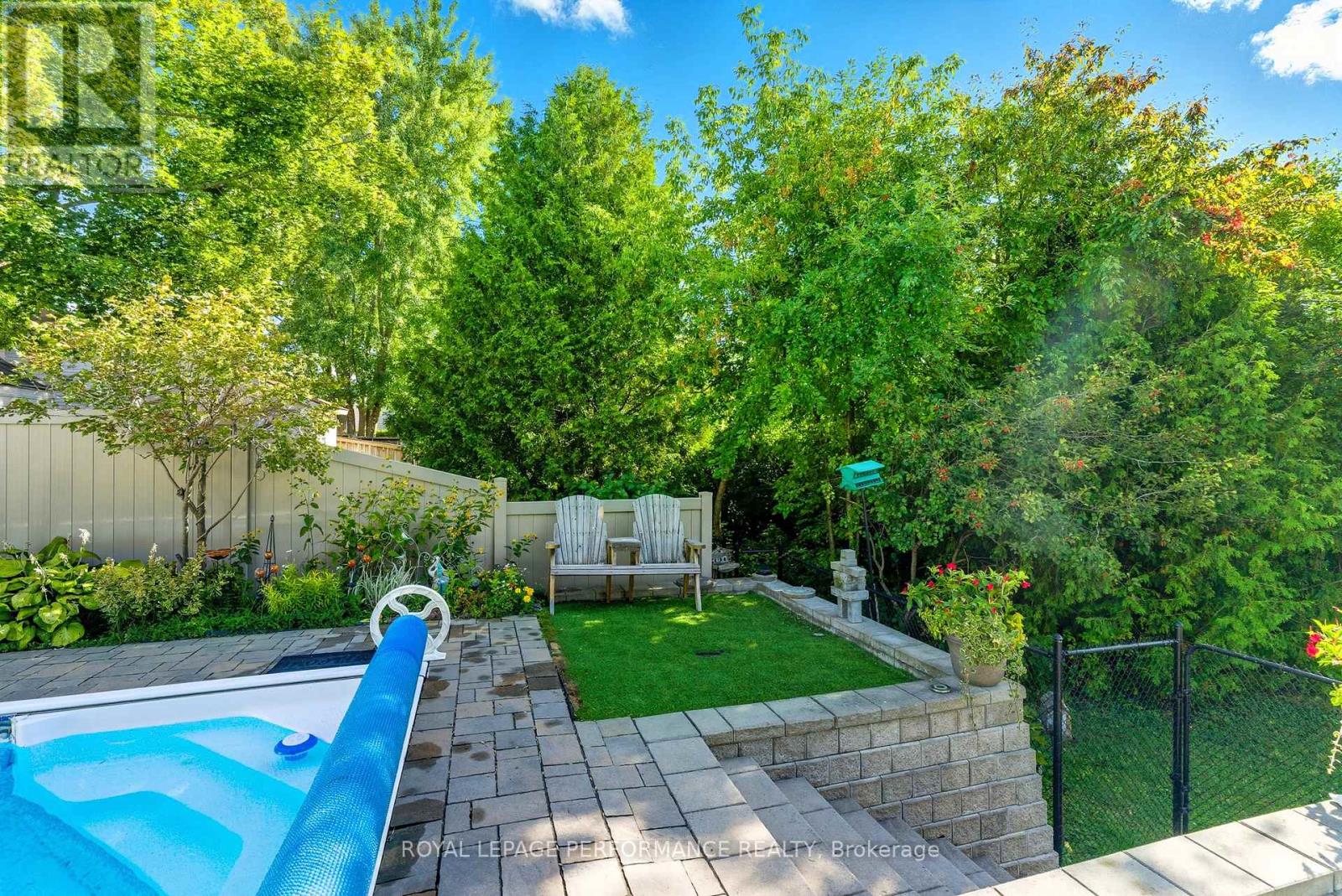 2463 Orient Park Drive, Ottawa, Ontario  K1B 4N2 - Photo 38 - X12418941