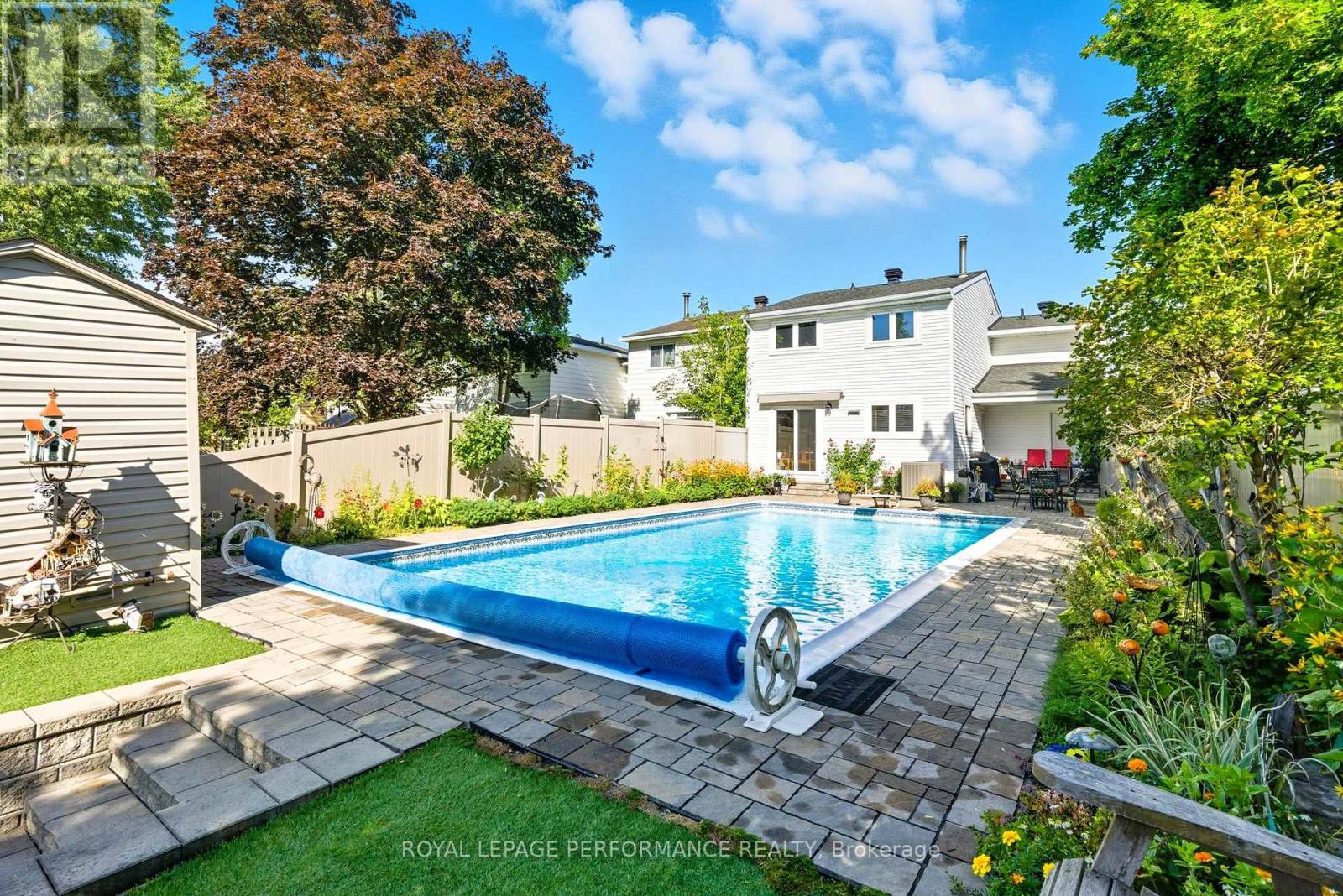 2463 Orient Park Drive, Ottawa, Ontario  K1B 4N2 - Photo 32 - X12418941