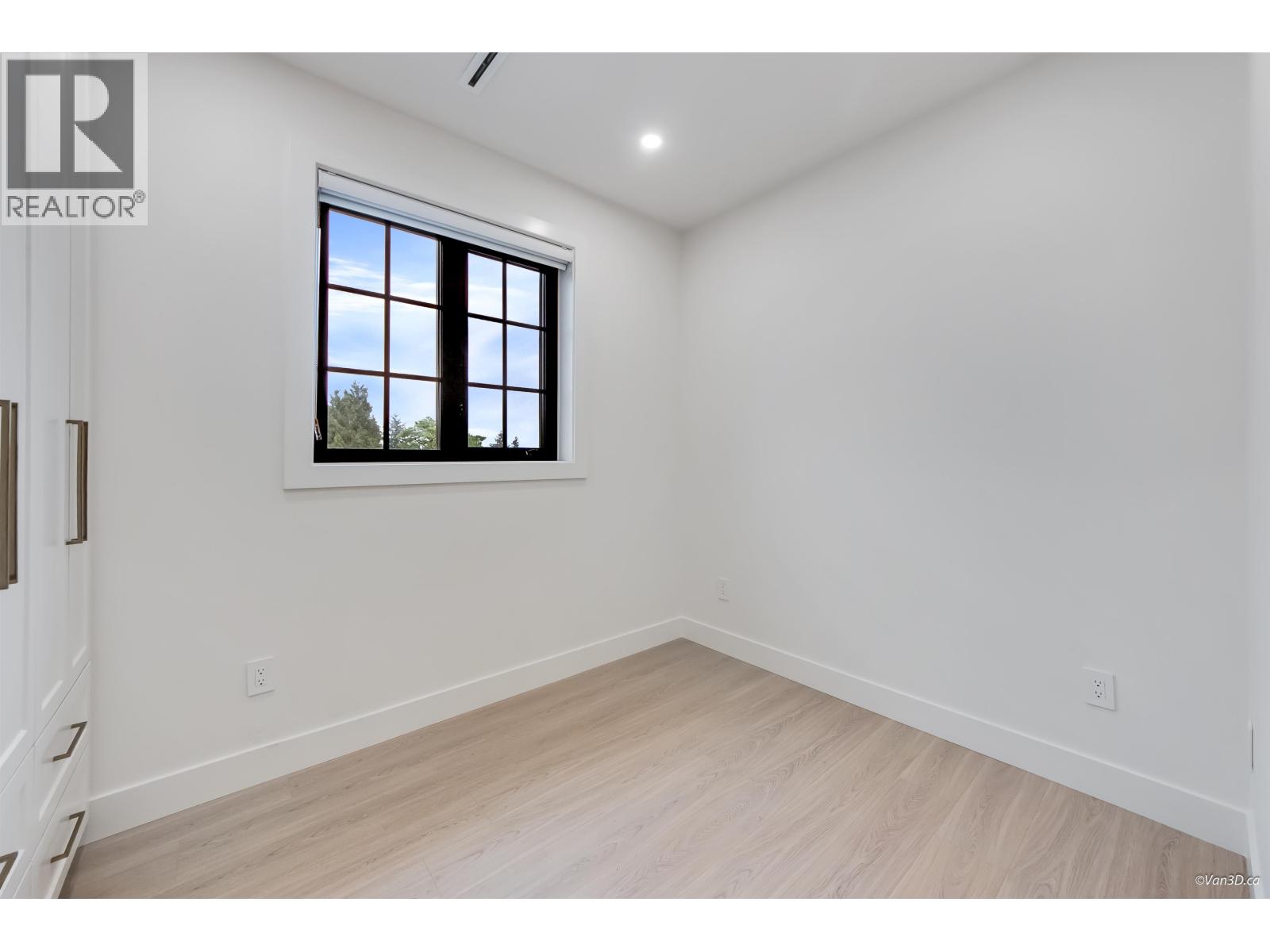 1347 E 64th Avenue, Vancouver, British Columbia  V5X 2P2 - Photo 9 - R3050999