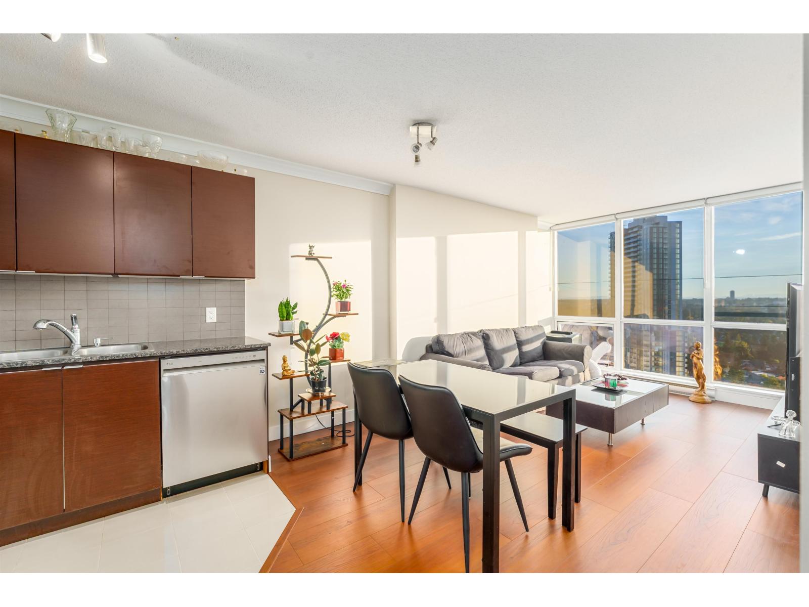 3001 13618 100 AVENUE, surrey, British Columbia