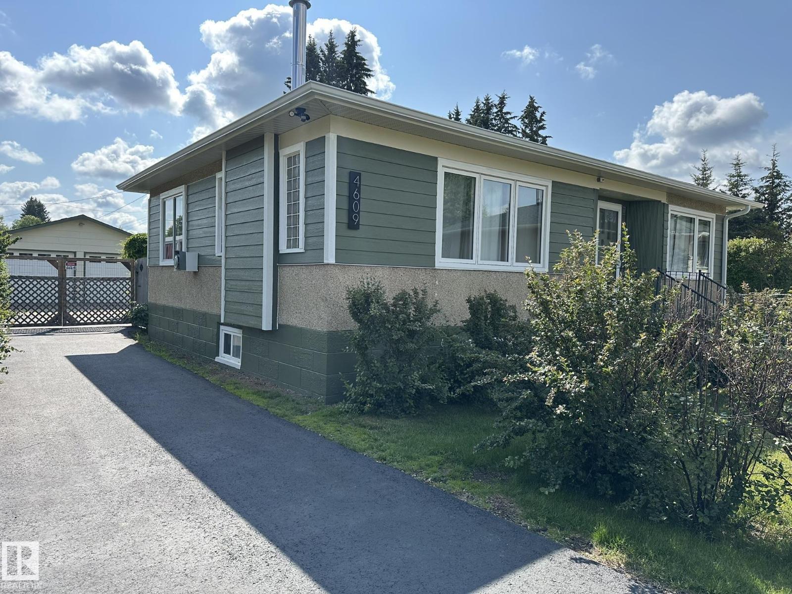 4609 East Railway Dr, Smoky Lake Town, Alberta  T0A 3C0 - Photo 2 - E4459004