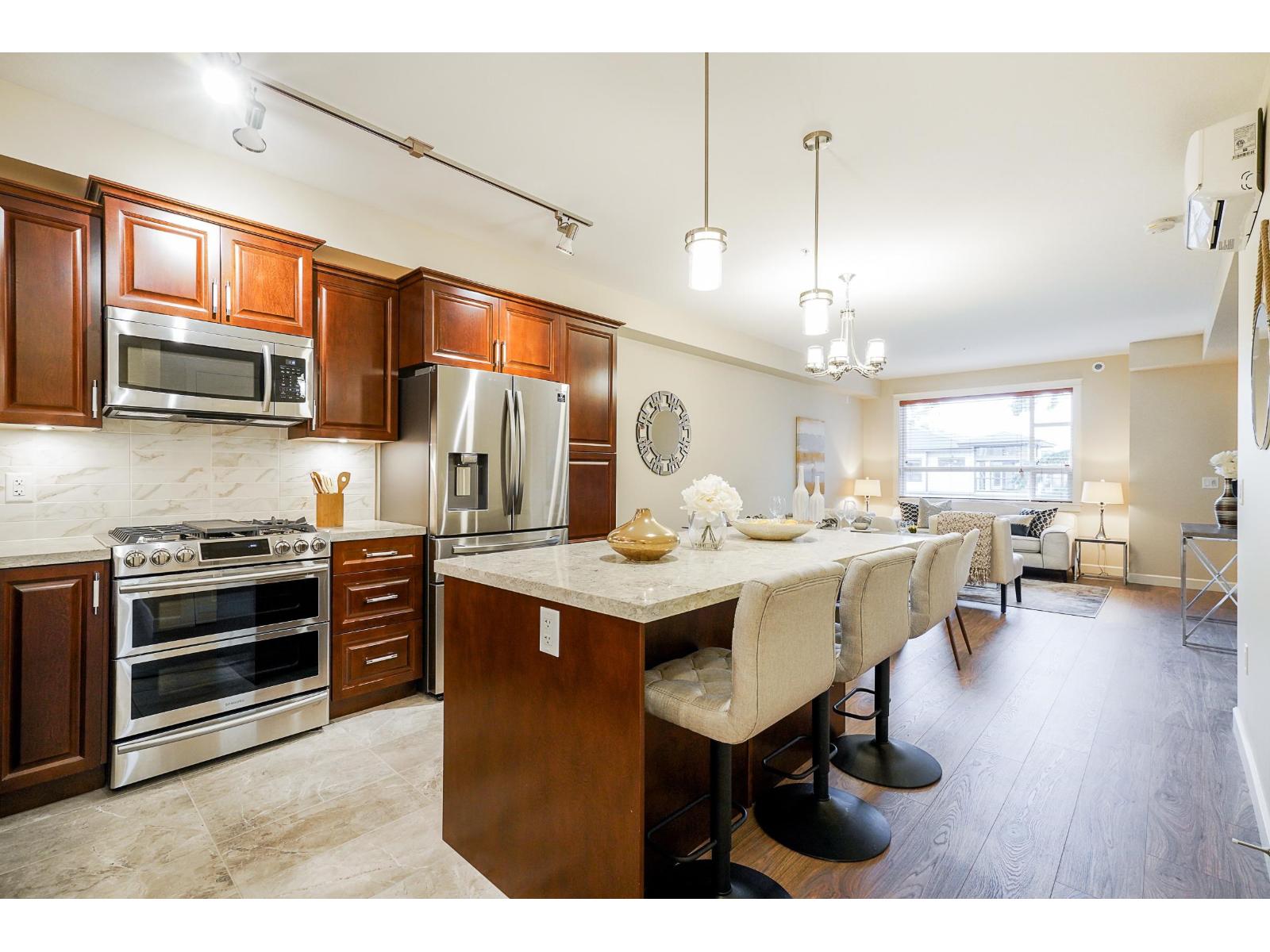 409 14588 Mcdougall Drive, Surrey, British Columbia  V4P 0H1 - Photo 3 - R3051052